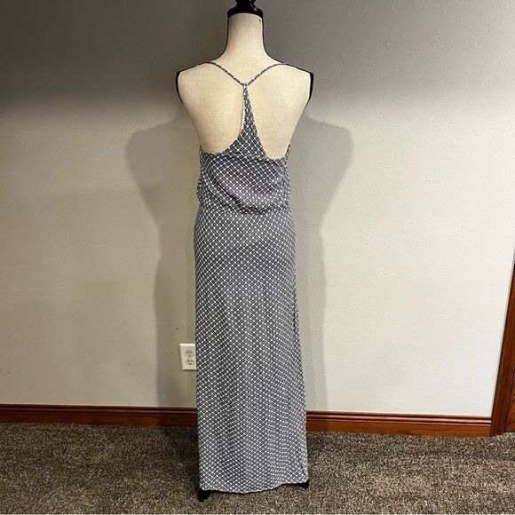 Maxi dress with straps - Picture 6 of 15